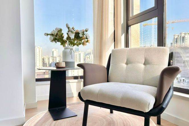 2Bdrs 1 Bath /Spacious&Bright /Line 13 Jiangning Rd/Elevator/Nice compound/view