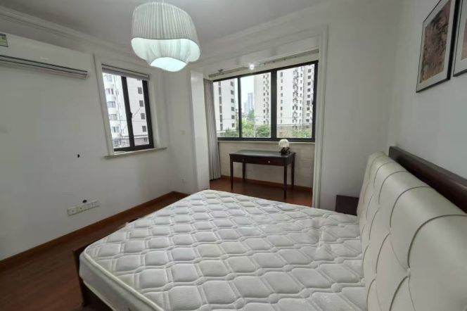 Changshou rd 1BR apartment