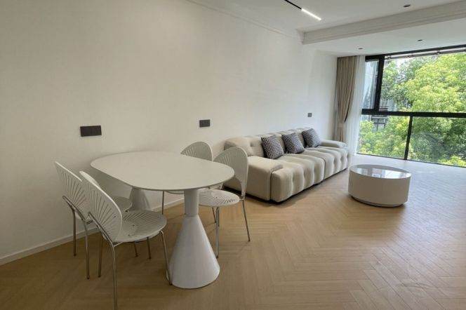 Newly Spacious 2Br/2Lr/1Bt Close to L10 Longxi Rd Station 