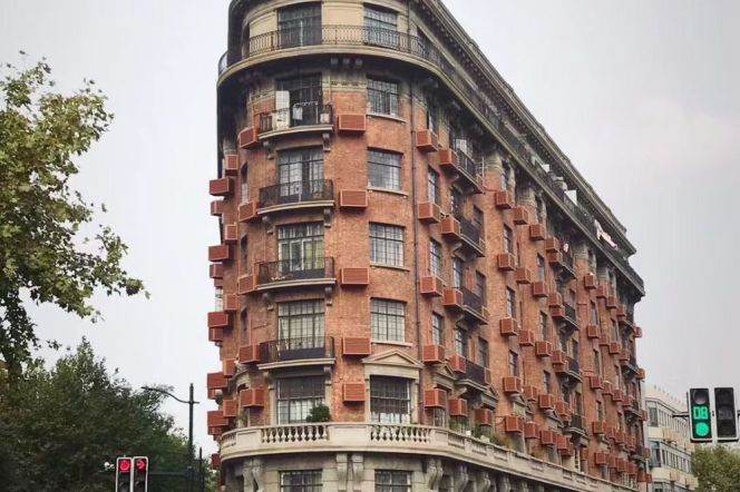 The classic buildings of Wutong District, such as Wuchang Building, are truly unique.