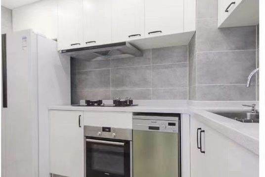 Modern 2brs with floor heating and balcony  in central Xujiahui 
