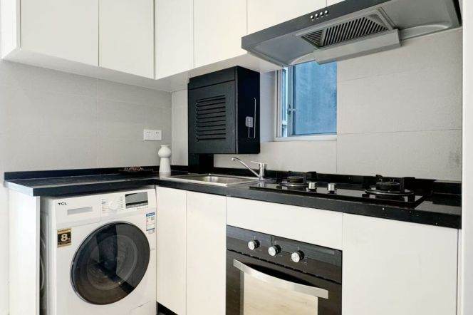 Modern 1br/2living & heating/oven@Jiangsu Rd & Line 2/11