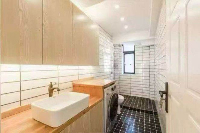 Xintiandi center floor heated 2+1brs apt wt balcony; L10/13