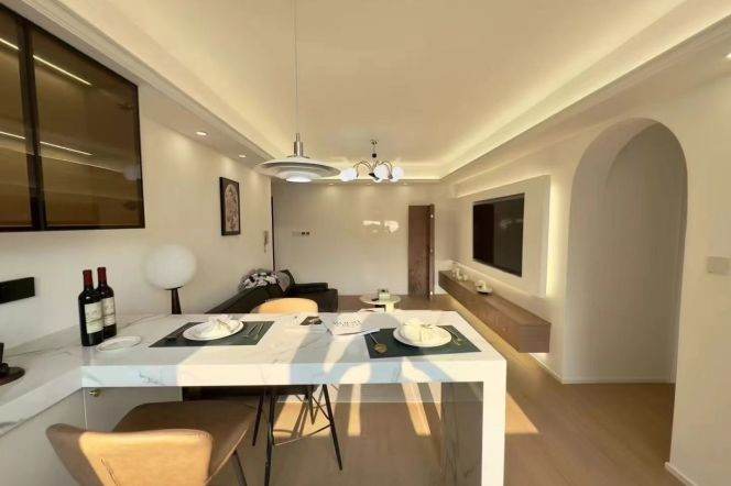 Prime residential complex in downtown Jing’an