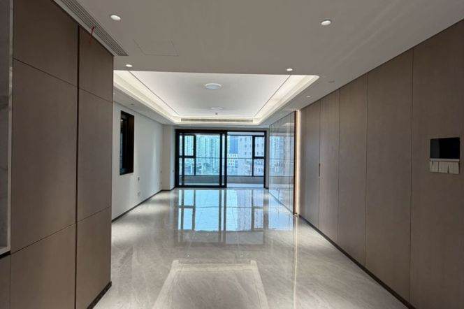 Haiyue Huangpu Yuan, a brand-new luxury residential complex, featuring 3-bedroom large floor plans