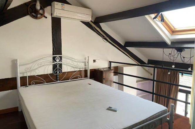 1Loft in Yong'kang Rd near line 1/10/12 S.Shan'xi Rd can long and short term lease