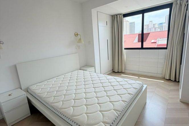 jiangsu rd station one bedroom