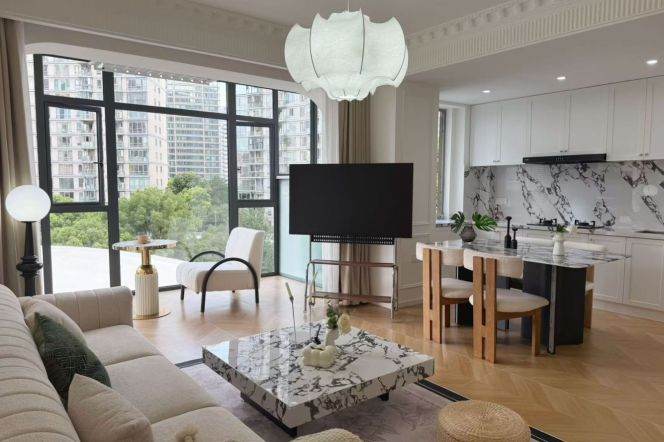 Xiaonanmen/2br2bt/central AC/floor heat/oven