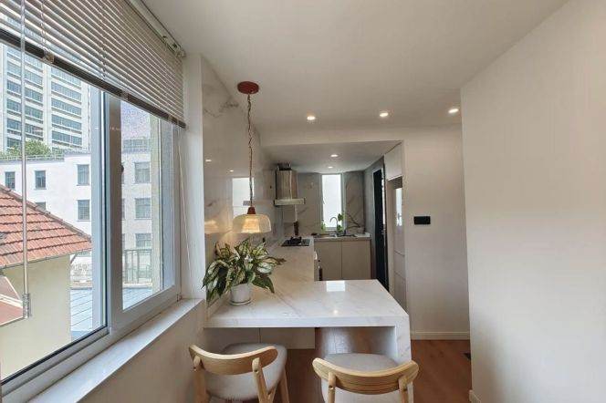 Modern bright 1br 1lr near IAPM only 7.5K 