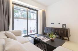 High-ending 1Br w. Patio&Floor Heating