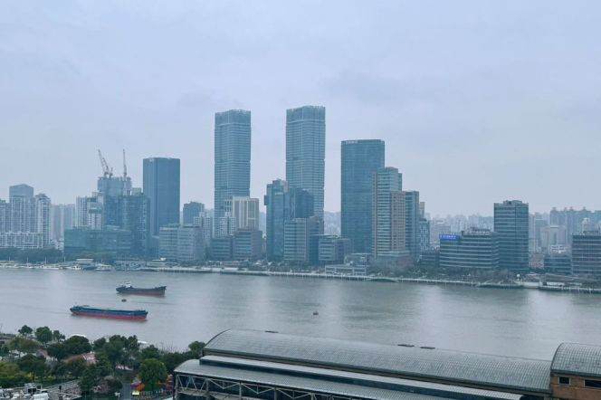 Modern 2brs with floor heating and river view  beside Huang pu river