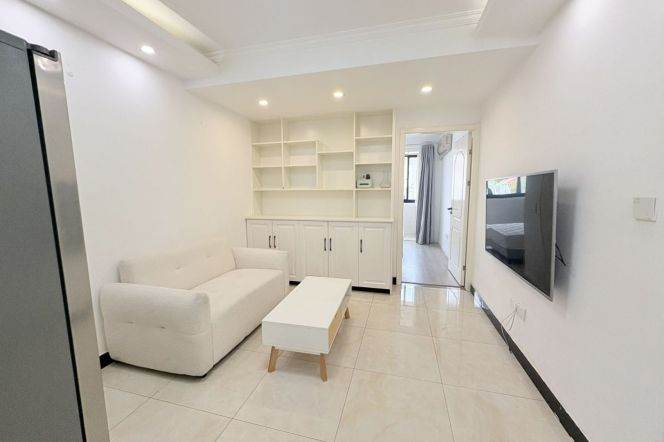 Good Value 2Br/2Lr/1Bt Close to L2/3/4 Zhongshan Park Station 