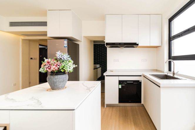 Brand new decoration 3brs with big terrace and floor heating Nearby Jing an temple 