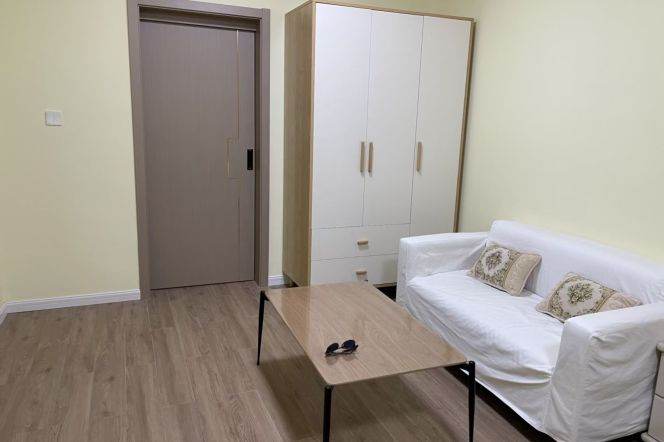 First landlord one bedroom apt near Line3/4West Yan'an Rd