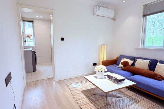 Spacious 1Br/2Lr/1Bt Close to L2/3/4 Zhongshan Park Metro Station 