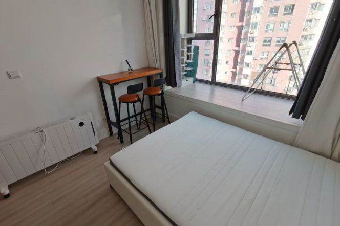 jiangsu rd. elevator 1 bed high floor 