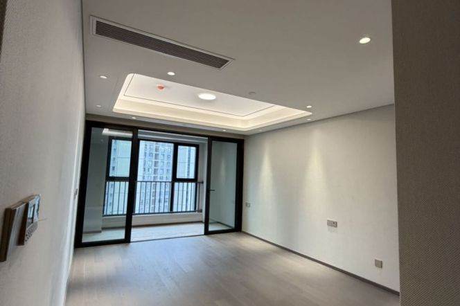 Haiyue Huangpu Yuan, a brand-new luxury residential complex, featuring 3-bedroom large floor plans