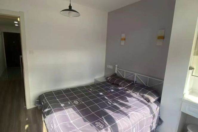 Modern 1br/2living & open kitchen/oven@W Yan'An Rd & Line 3/4