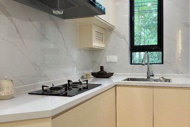 Bright 1Br Furnished Yueyang Rd L1/10