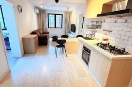 Lovely two bedrooms  with elevator near Hengshan rd station 