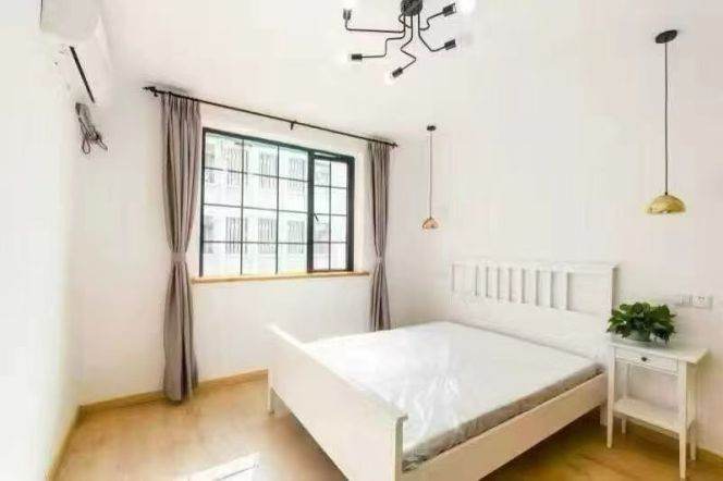 Xintiandi center floor heated 2+1brs apt wt balcony; L10/13