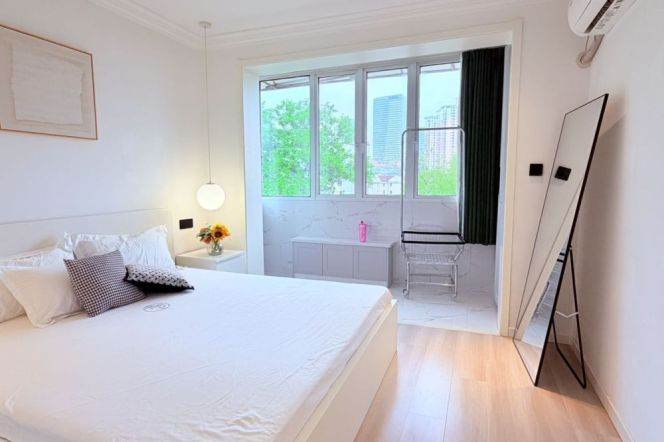 Spacious 1Br/2Lr/1Bt Close to L2/3/4 Zhongshan Park Metro Station 