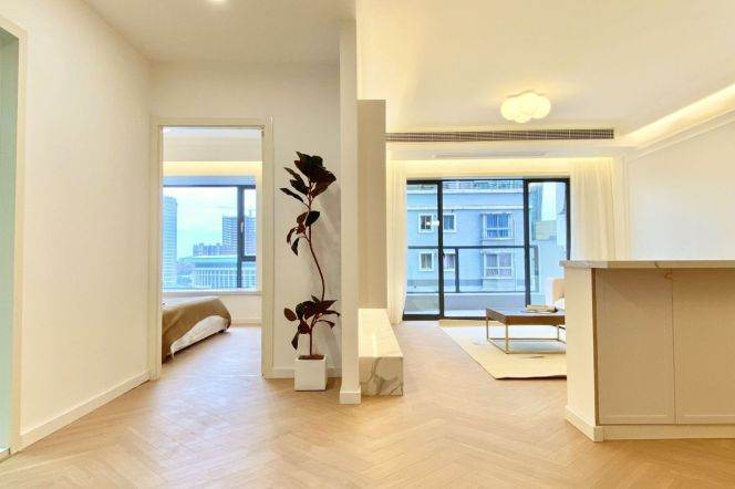 Elevator Spacious 1Br/2Lr/1Bt+Outdoor Balcony Close to L1/4 Shanghai Indoor Stadium Station 