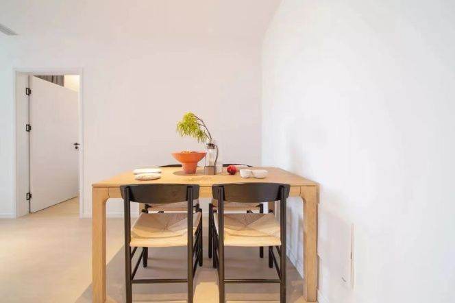 Modern 2brs with floor heating and balcony in Gubei