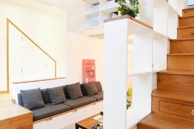 Full furnished 2brs/2baths & heating/loft @S Shanxi Rd & Line 1/12/13