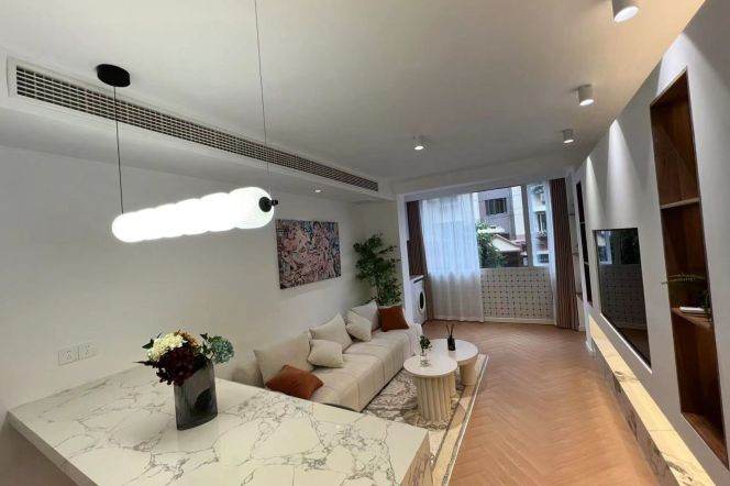 Modern 1br old apt nr Jiangsu Rd L2/11 