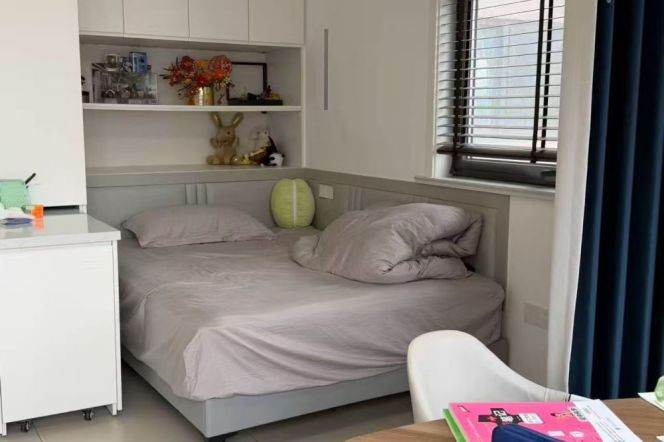 Newly 3br/135sqm & elevator/oven @Tilanqiao & Line 4/12