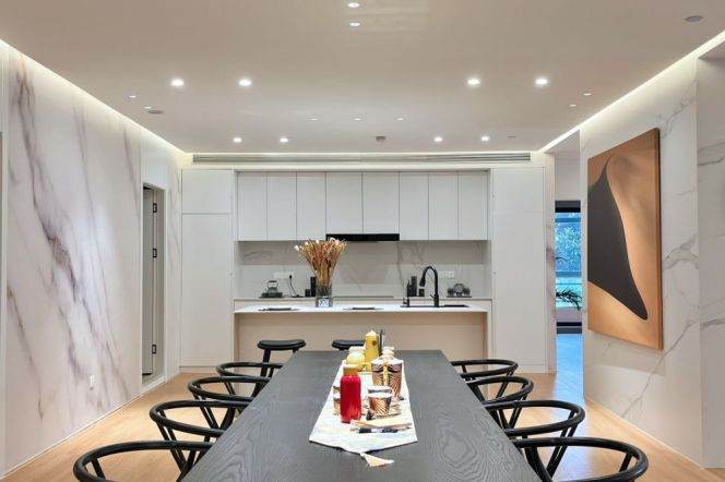 Gubei Brand-new modern renovation 6br 