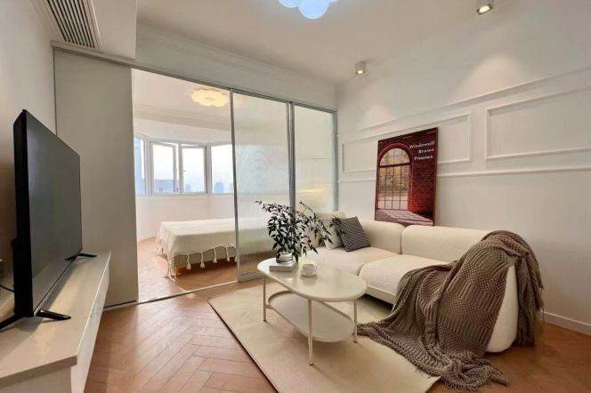 zhongshan park station one bedroom
