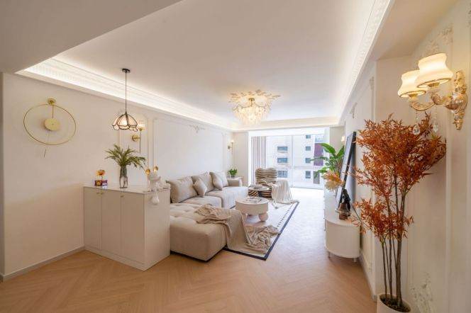 Xintiandi high floor 3brs/2lr/2ba apt with floor heating;L10/13