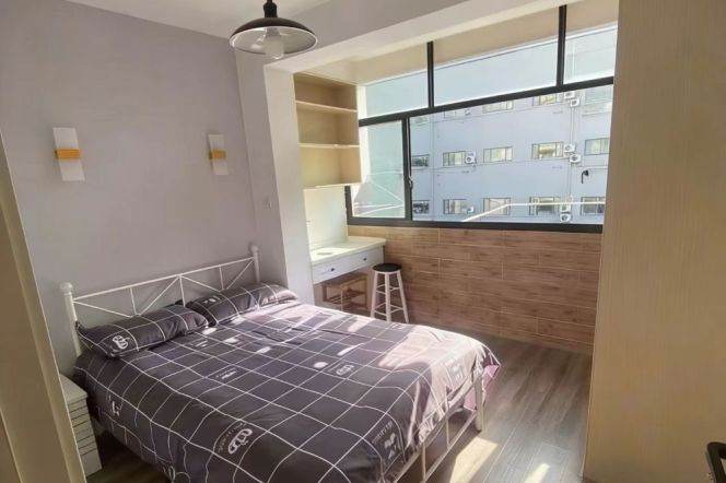 Modern 1br/2living & open kitchen/oven@W Yan'An Rd & Line 3/4