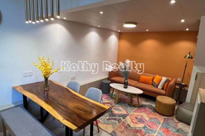 Private Yard 2+1BR APT Fuxing(w) Rd Changshu Rd 10.5k