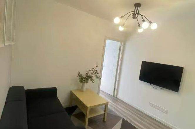 Bright 1br/1lr/oven @west yan’an rd rd sta 4.7k