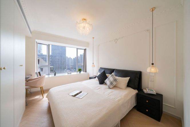 Xintiandi high floor 3brs/2lr/2ba apt with floor heating;L10/13