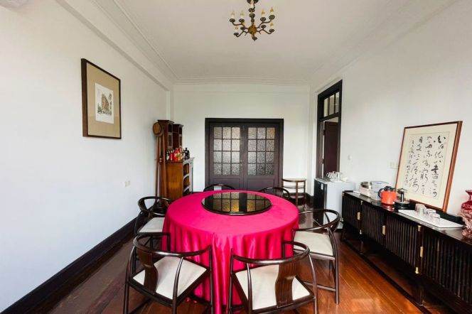 The classic buildings of Wutong District, such as Wuchang Building, are truly unique.