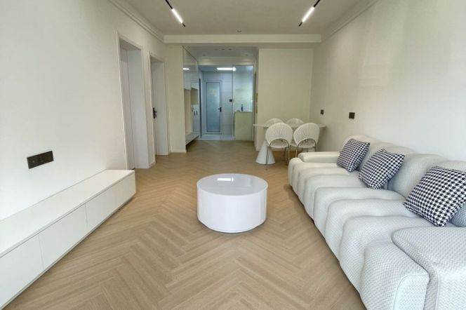 Newly Spacious 2Br/2Lr/1Bt Close to L10 Longxi Rd Station 