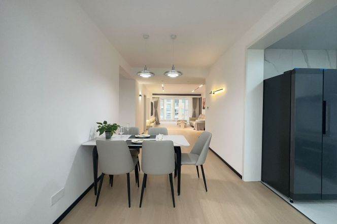 Shanghai zoo 3br 2bth 