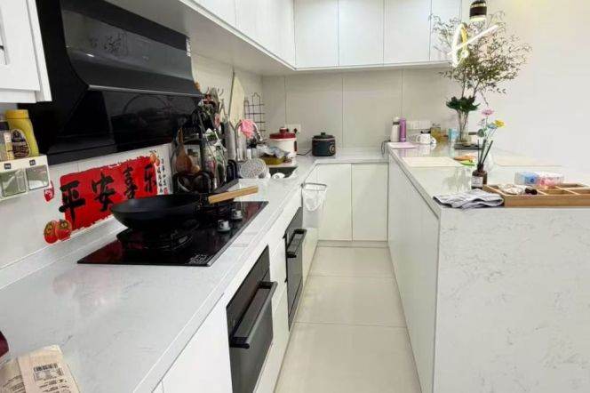 Newly 3br/135sqm & elevator/oven @Tilanqiao & Line 4/12