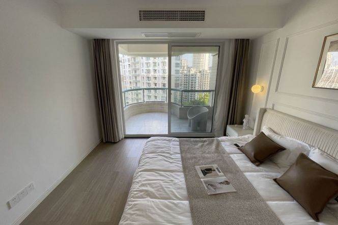 Well-lit 2+1BR 2BA High-Floor in Da'an Garden/Jing'an