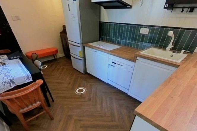 Cozy and renovated 1br Apt w/balcony 