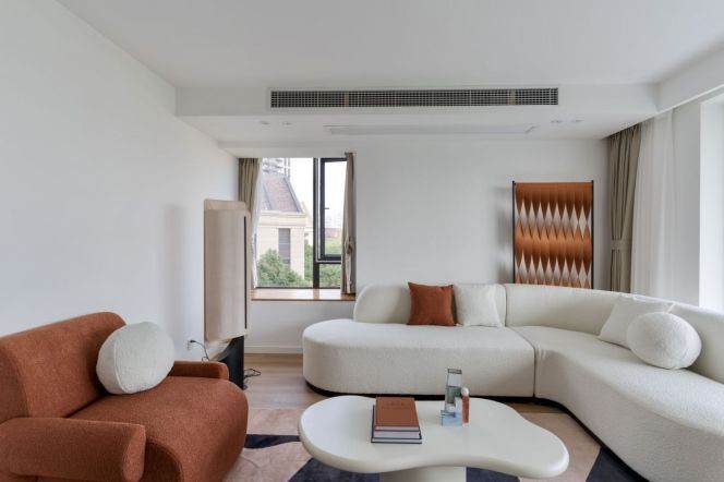 South Xizang Rd metro/3br2bt/central AC/floor heat/oven/outdoor balcony