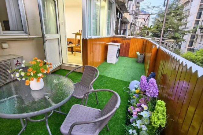 Jiaotong University 1BR with terrace