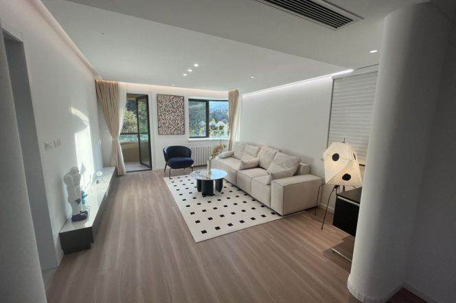 2 Brs with Open Balcony/Central ac/Floor heating/Gym/Swimming pool @ Lancun metro L4&6