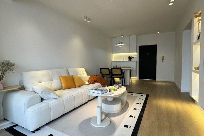 0 step Wuding rd L14 | Spacious &Bright&Modern 1Br | Heating ,elevator ,13.9K