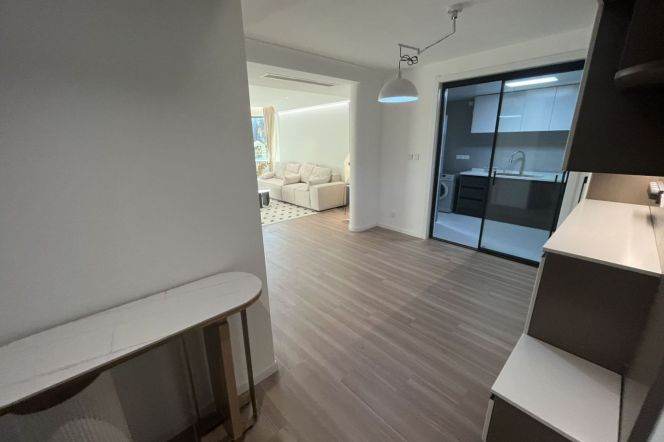 2 Brs with Open Balcony/Central ac/Floor heating/Gym/Swimming pool @ Lancun metro L4&6