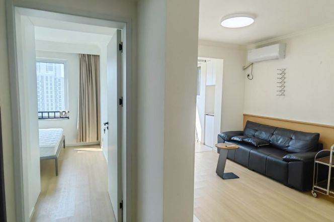 Bright & Sunny 1 br next NYU shanghai, easy to L 8 LingZhaoXinCun St.
